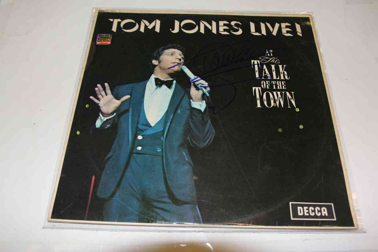 TOM JONES - LIVE! - S ORIGINÁL PODPISEM